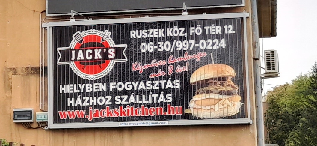 Huszár Ltp.1 közeli 1.jpg (220 KB)