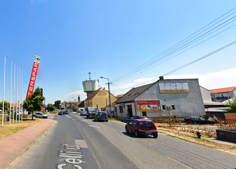 Pápa,Celli út 12. távoli.png (716 KB)